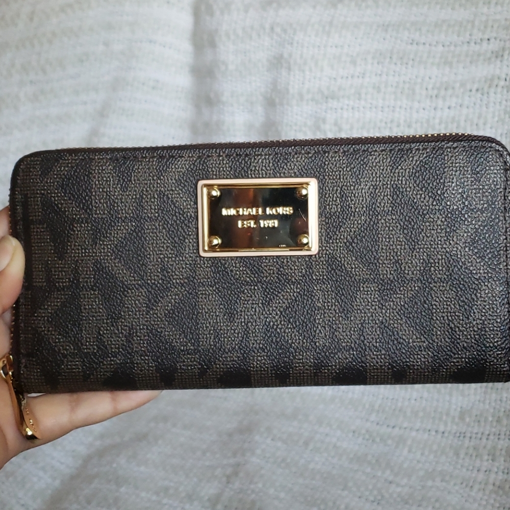 Michael Kors wallet
